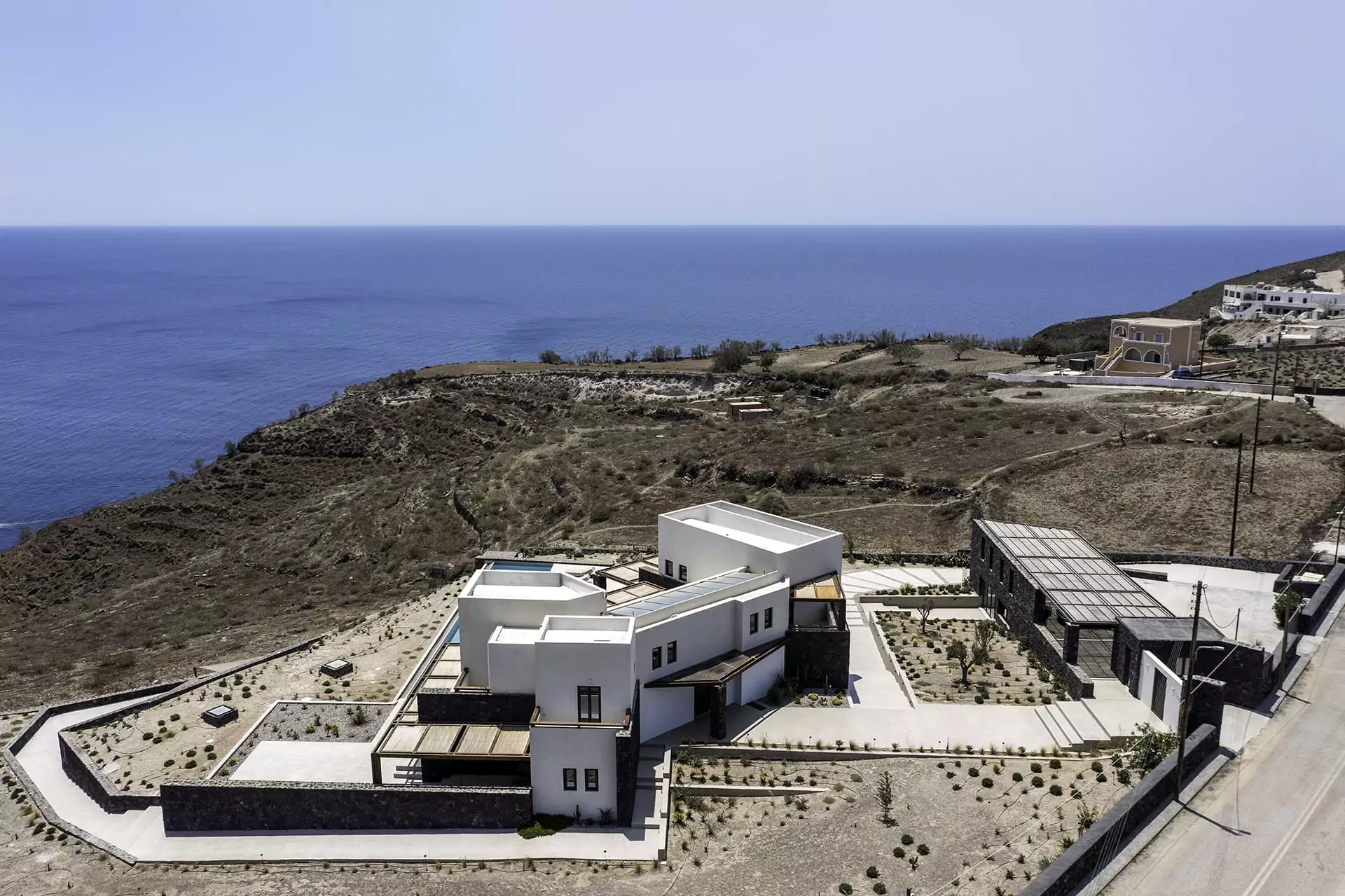 magma-white-kkmk-architects-yerolymbos-014-copy-6867be76ef1a8