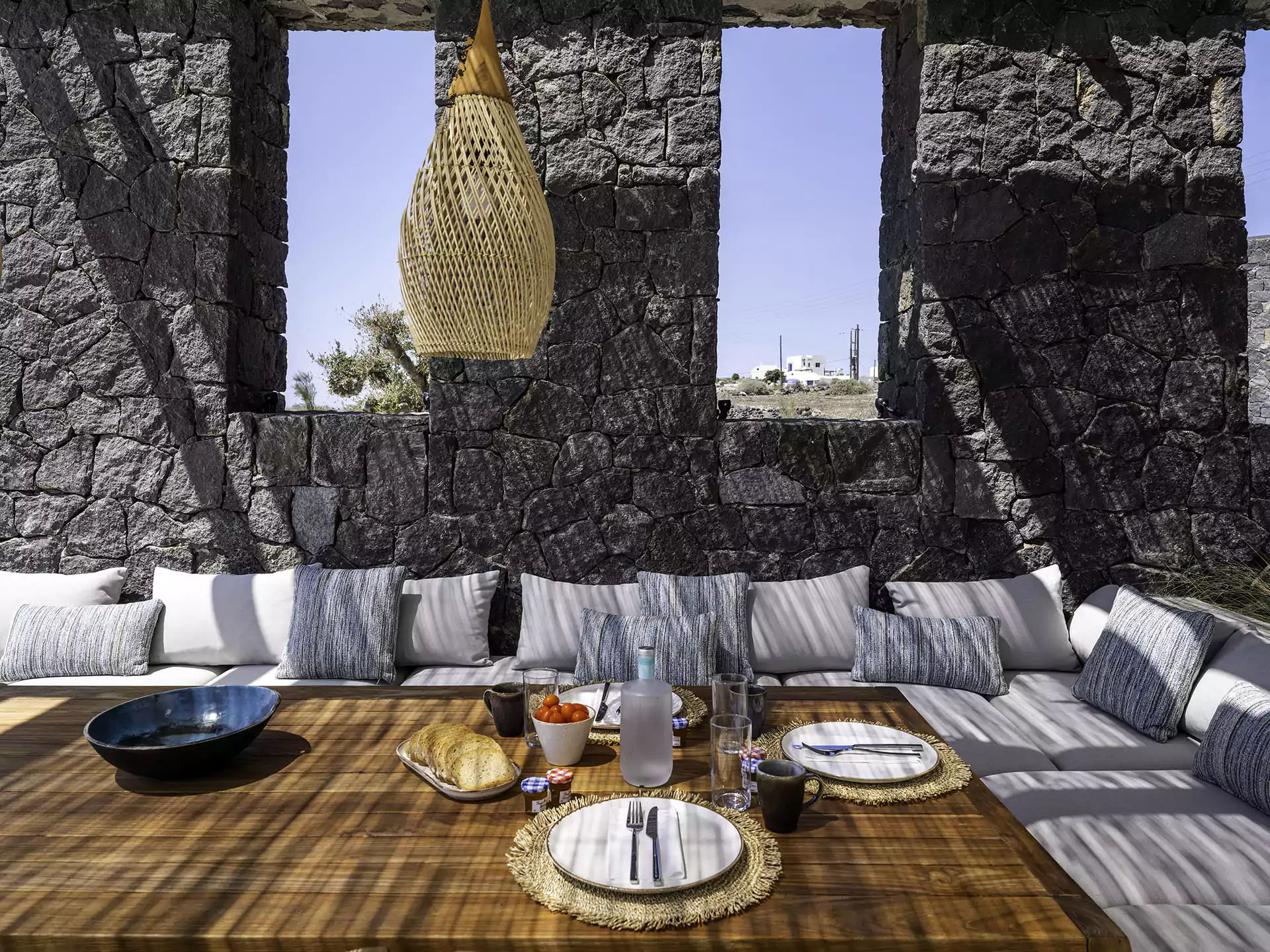 magma-white-kkmk-architects-yerolymbos-085-copy-6867bf0a6ac0d